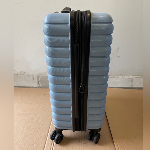 Milky Blue Hard Cover Carry on 22” luggage suitcase - Picture 6 of 10